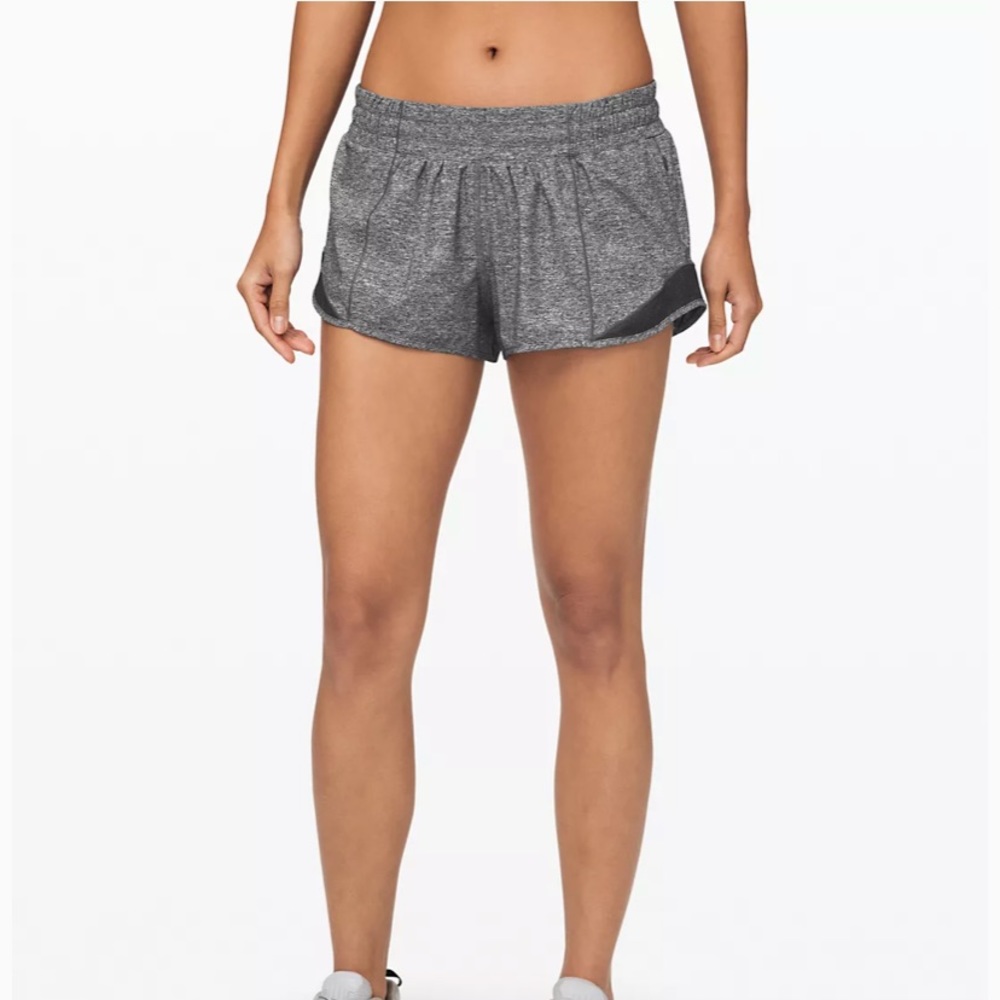 Size 2 hottie hot short lululemon 2.5”